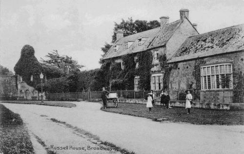 1884 -1914, Farnham, Russell House & the Abbot's Grange, Broadway, England